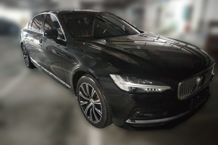 Used Volvo S90 2021 B5 Zhiyi Luxury Edition Front Right 45 Deg