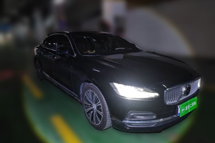 Used Volvo S90 2021 B5 Zhiyi Luxury Edition Front Right 45 Deg
