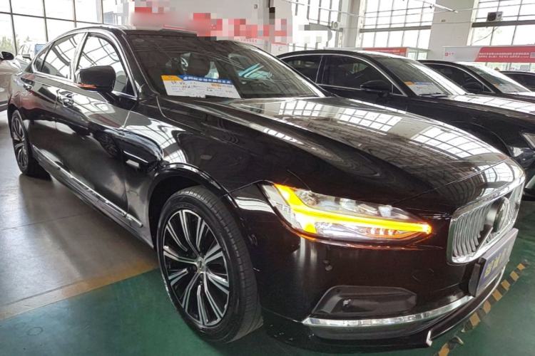 Used Volvo S90 2021 B5 Zhiyi Luxury Edition Front Right 45 Deg