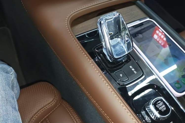 Used Volvo S90 2021 B5 Luxury Smart Edition Gear Lever
