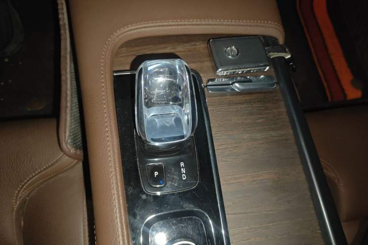 Used Volvo S90 2021 B5 Zhiyuan Luxury Edition Gear Lever