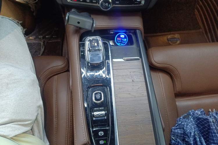 Used Volvo S90 2021 B5 Luxury Smart Edition Gear Lever