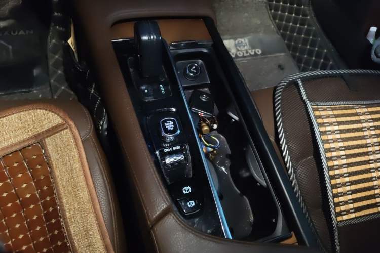 Used Volvo S90 2021 B5 Zhiyi Luxury Edition Gear Lever