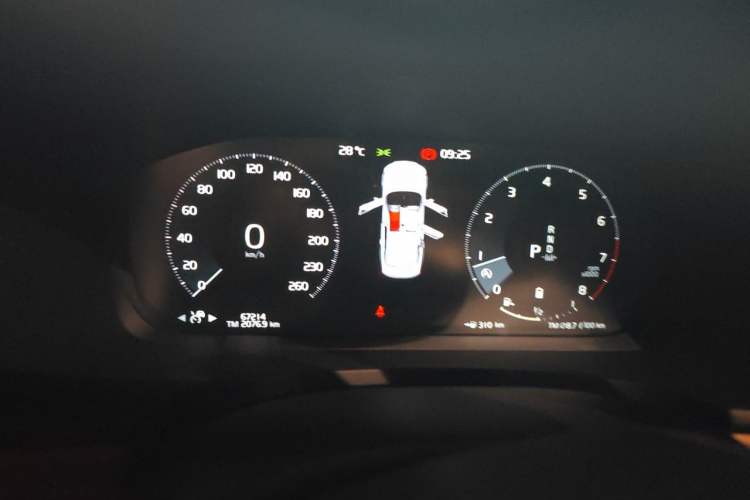 Used Volvo S90 2021 B5 Zhiyi Luxury Edition Instrument Cluster