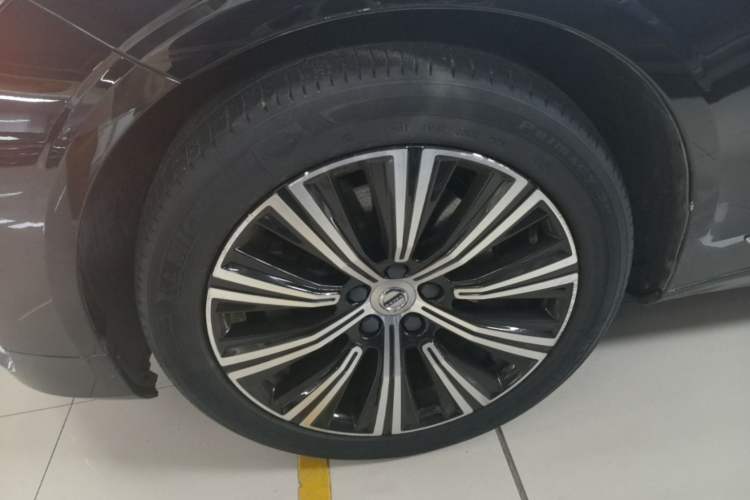 Used Volvo S90 2021 B5 Zhiyuan Luxury Edition Left Front Wheel Hub
