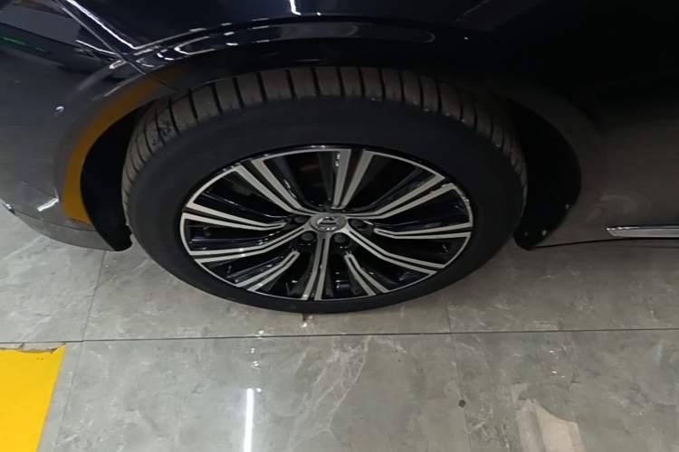 Used Volvo S90 2021 B5 Zhiyuan Luxury Edition Left Front Wheel Hub
