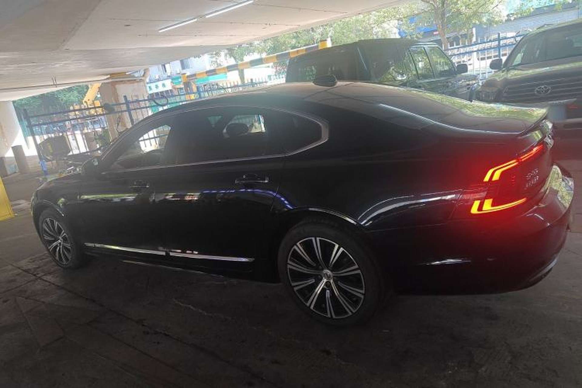 Used Volvo S90 2021 B5 Zhiyuan Luxury Edition Left Side