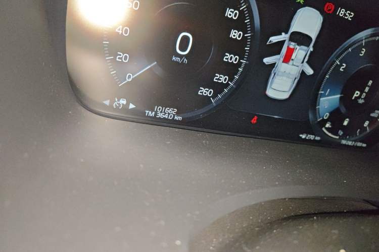 Used Volvo S90 2021 B5 Zhiyi Luxury Edition Odometer Close Up