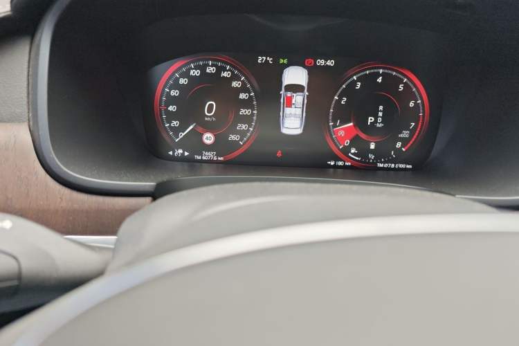 Used Volvo S90 2021 B5 Zhiyuan Luxury Edition Odometer Close Up