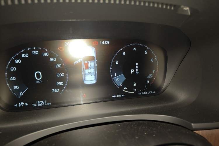 Used Volvo S90 2021 B5 Zhiyuan Luxury Edition Odometer Close Up