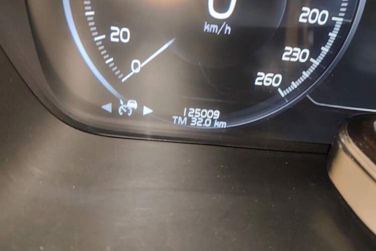 Used Volvo S90 2021 B5 Zhiyuan Luxury Edition Odometer Close Up