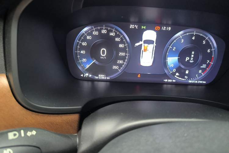 Used Volvo S90 2021 B5 Zhiyi Luxury Edition Odometer Close Up