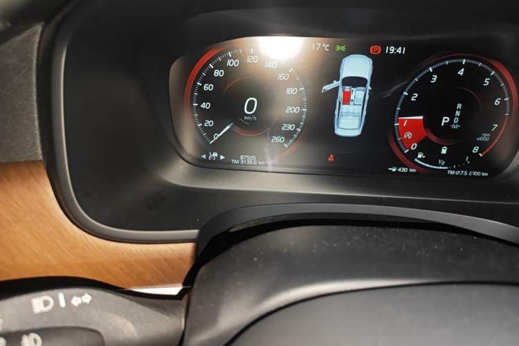 Used Volvo S90 2021 B5 Zhiyi Luxury Edition Odometer Close Up