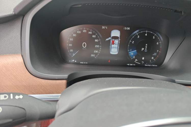 Used Volvo S90 2021 B5 Zhiyi Luxury Edition Odometer Close Up