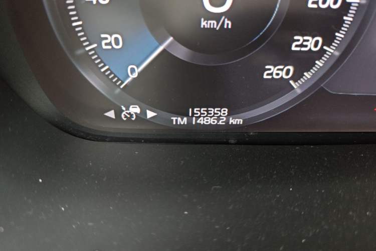Used Volvo S90 2021 B5 Zhiyi Luxury Edition Odometer Close Up