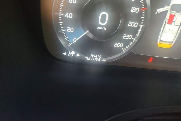 Used Volvo S90 2021 B5 Zhiyi Luxury Edition Odometer Close Up