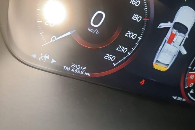 Used Volvo S90 2021 B5 Zhiyi Luxury Edition Odometer Close Up