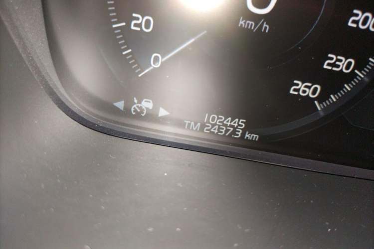 Used Volvo S90 2021 B5 Zhiyuan Luxury Edition Odometer Close Up