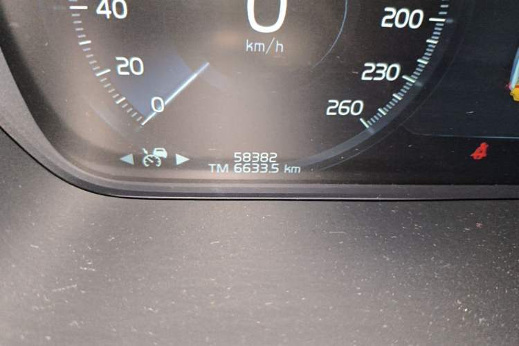 Used Volvo S90 2021 B5 Zhiyi Luxury Edition Odometer Close Up