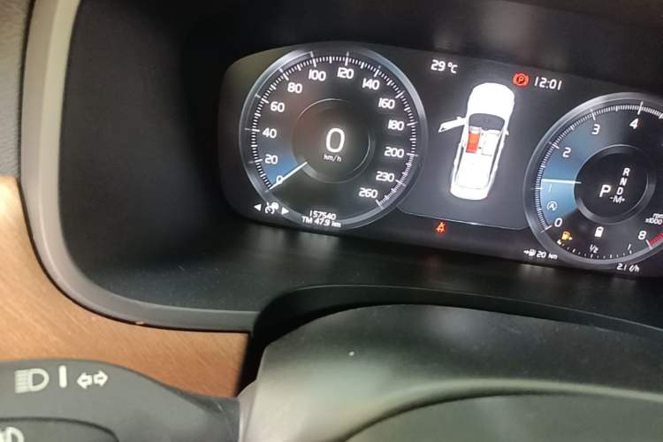 Used Volvo S90 2021 B5 Zhiyi Luxury Edition Odometer Close Up