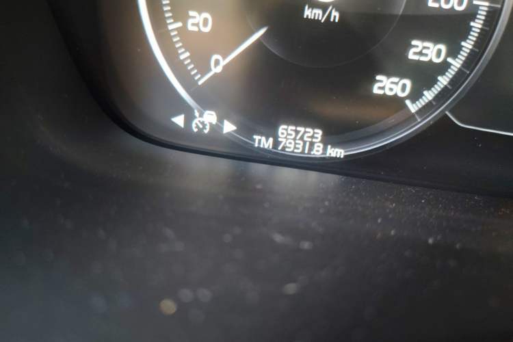 Used Volvo S90 2021 B5 Zhiyuan Luxury Edition Odometer Close Up