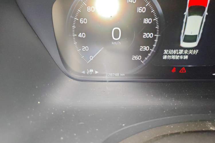 Used Volvo S90 2021 B5 Zhiyi Luxury Edition Odometer Close Up