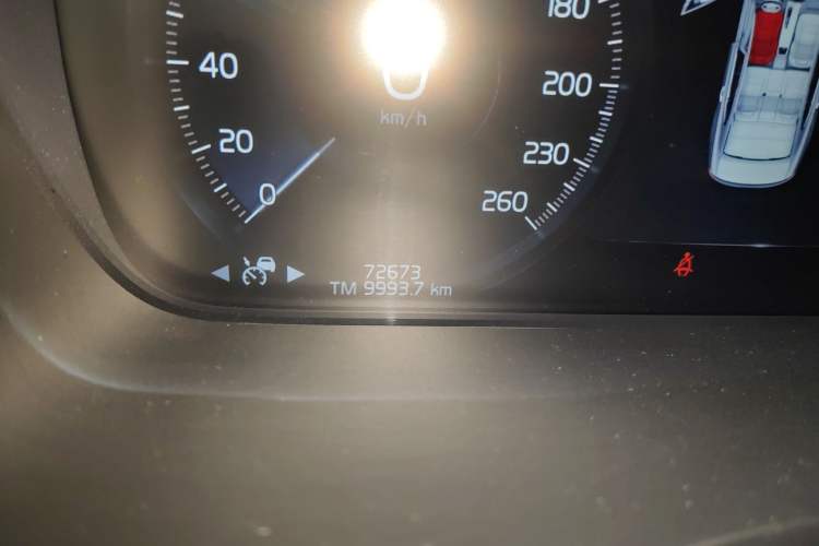 Used Volvo S90 2021 B5 Zhiyuan Luxury Edition Odometer Close Up