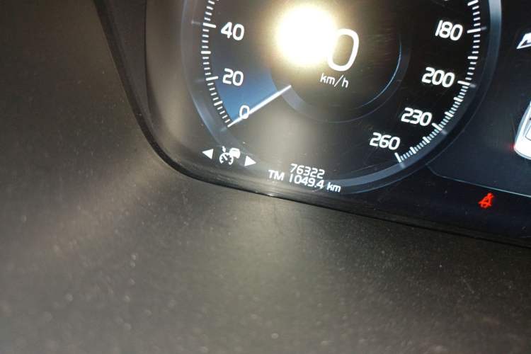 Used Volvo S90 2021 B5 Zhiyi Luxury Edition Odometer Close Up