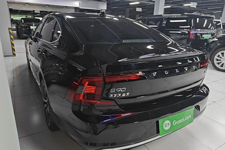 Used Volvo S90 2021 B5 Zhiyi Luxury Edition Rear Left 45 Deg