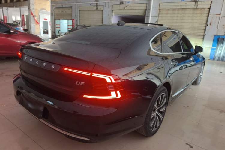 Used Volvo S90 2021 B5 Zhiyi Luxury Edition Rear Right 45 Deg