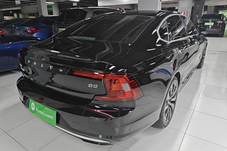 Used Volvo S90 2021 B5 Zhiyi Luxury Edition Rear Right 45 Deg