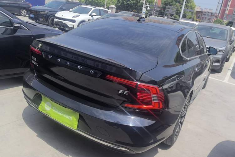 Used Volvo S90 2021 B5 Zhiyi Luxury Edition Rear Right 45 Deg