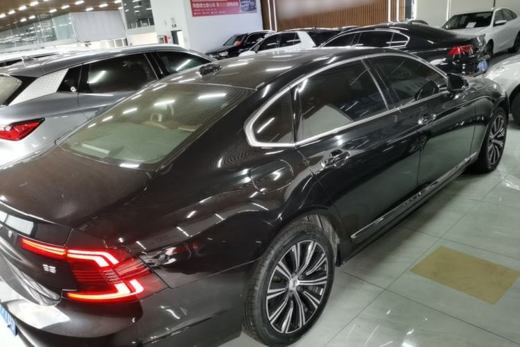Used Volvo S90 2021 B5 Zhiyi Luxury Edition Rear Right 45 Deg