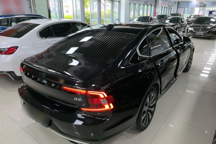 Used Volvo S90 2021 B5 Zhiyi Luxury Edition Rear Right 45 Deg