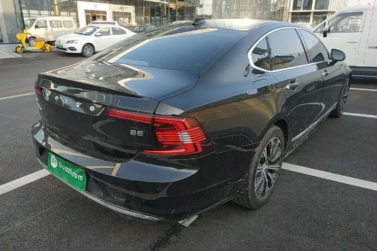 Used Volvo S90 2021 B5 Zhiyuan Luxury Edition Rear Right 45 Deg