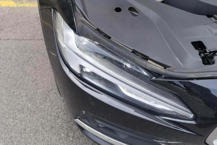 Used Volvo S90 2021 B5 Luxury Smart Edition Right Front Headlight