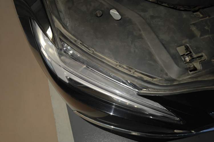 Used Volvo S90 2021 B5 Zhiyuan Luxury Edition Right Front Headlight