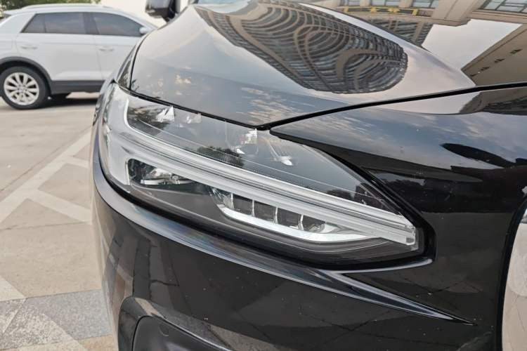 Used Volvo S90 2021 B5 Zhiyuan Luxury Edition Right Front Headlight