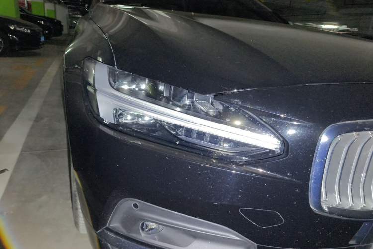 Used Volvo S90 2021 B5 Zhiyi Luxury Edition Right Front Headlight