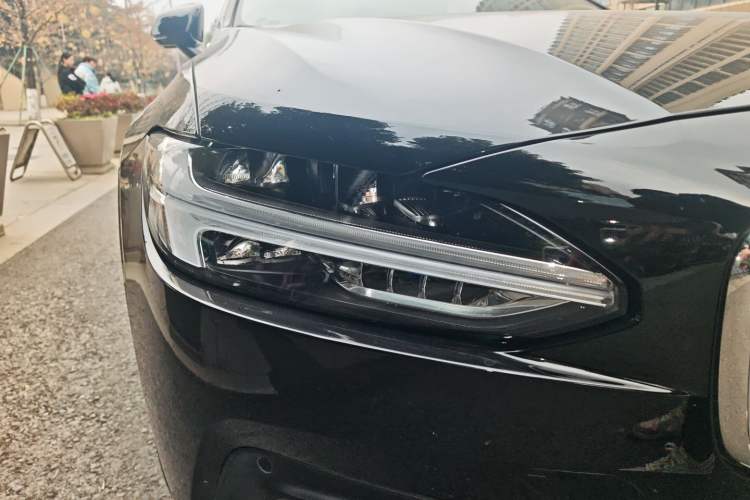 Used Volvo S90 2021 B5 Zhiyuan Luxury Edition Right Front Headlight