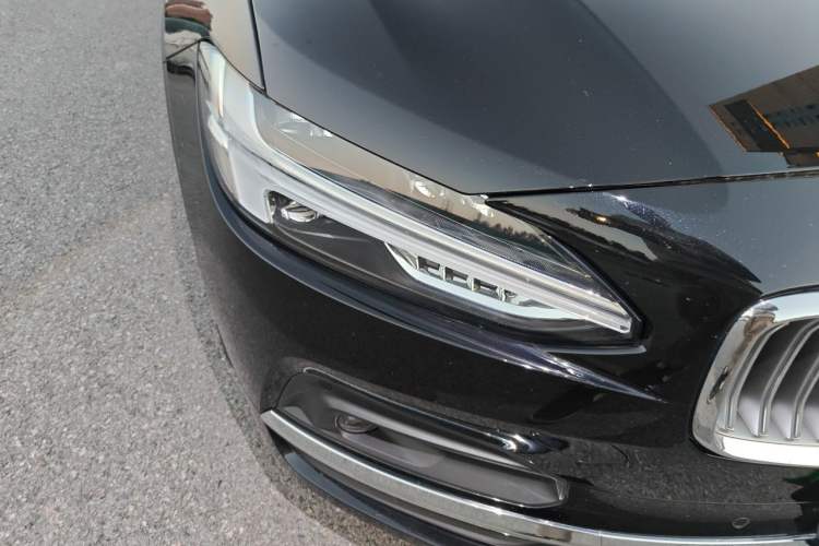 Used Volvo S90 2021 B5 Zhiyuan Luxury Edition Right Front Headlight