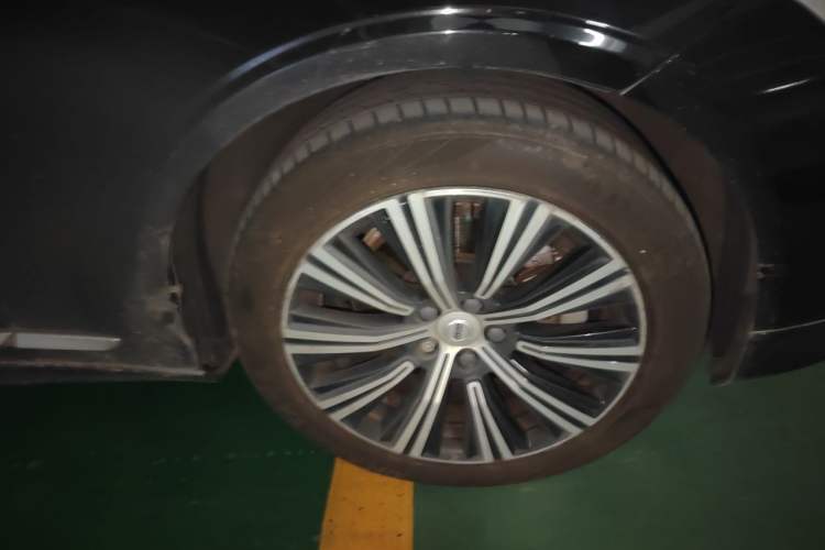 Used Volvo S90 2021 B5 Zhiyuan Luxury Edition Right Front Wheel Hub