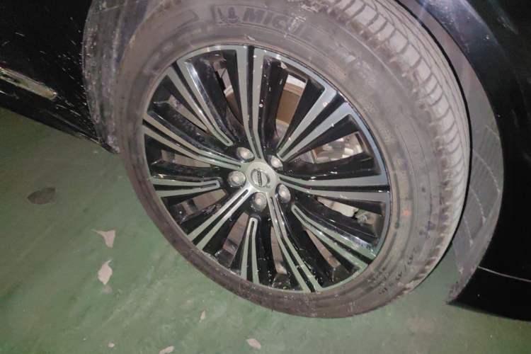Used Volvo S90 2021 B5 Zhiyi Luxury Edition Right Front Wheel Hub