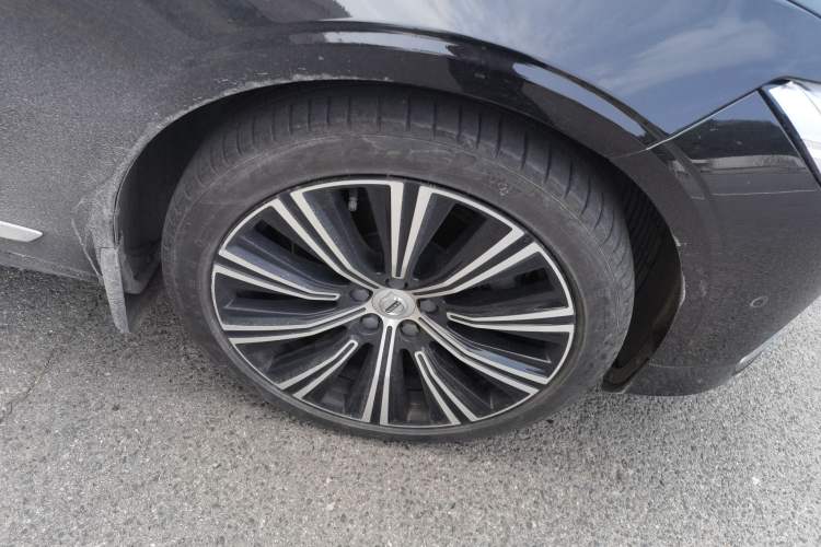 Used Volvo S90 2021 B5 Luxury Smart Edition Right Front Wheel Hub