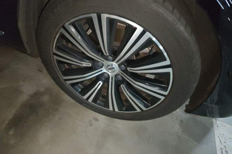 Used Volvo S90 2021 B5 Zhiyi Luxury Edition Right Front Wheel Hub
