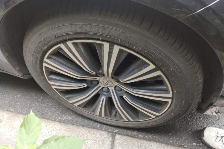 Used Volvo S90 2021 B5 Zhiyuan Luxury Edition Right Front Wheel Hub