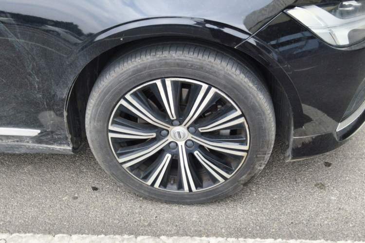 Used Volvo S90 2021 B5 Zhiyuan Luxury Edition Right Front Wheel Hub