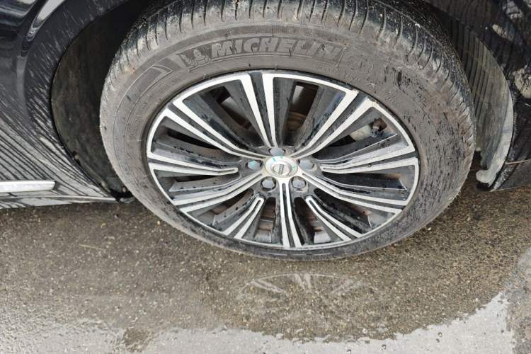 Used Volvo S90 2021 B5 Zhiyuan Luxury Edition Right Front Wheel Hub
