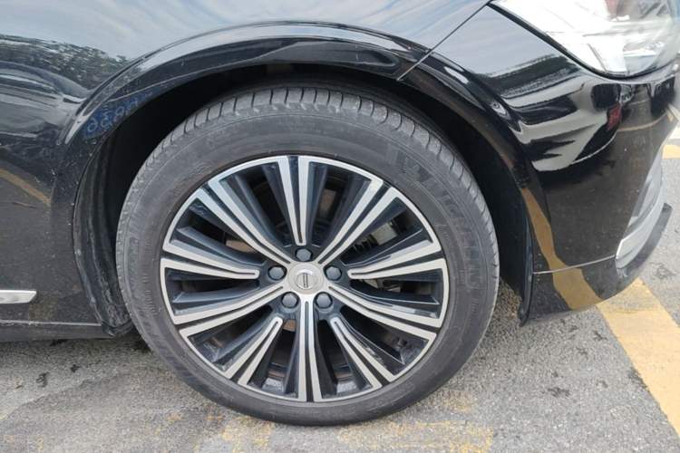 Used Volvo S90 2021 B5 Zhiyi Luxury Edition Right Front Wheel Hub