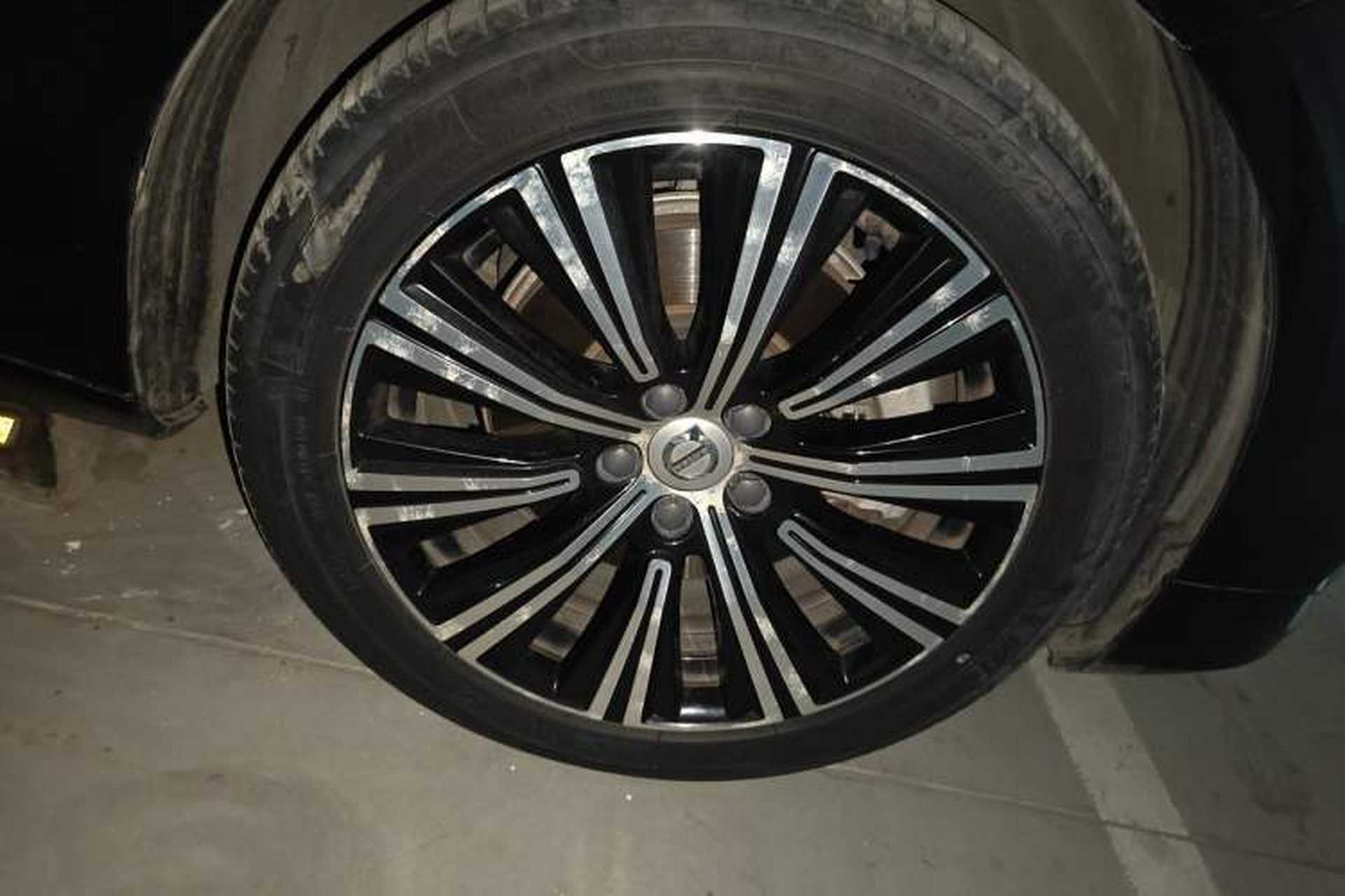 Used Volvo S90 2021 B5 Zhiyuan Luxury Edition Right Front Wheel Hub